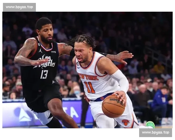 NBA季后赛激战正酣巨星对决与黑马崛起引爆全球篮球热潮